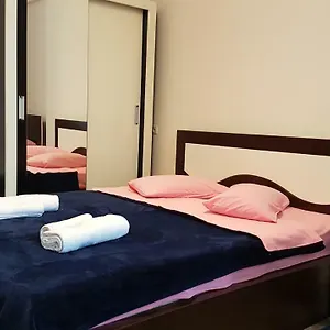 https://golden-star.alltbilisihotels.com