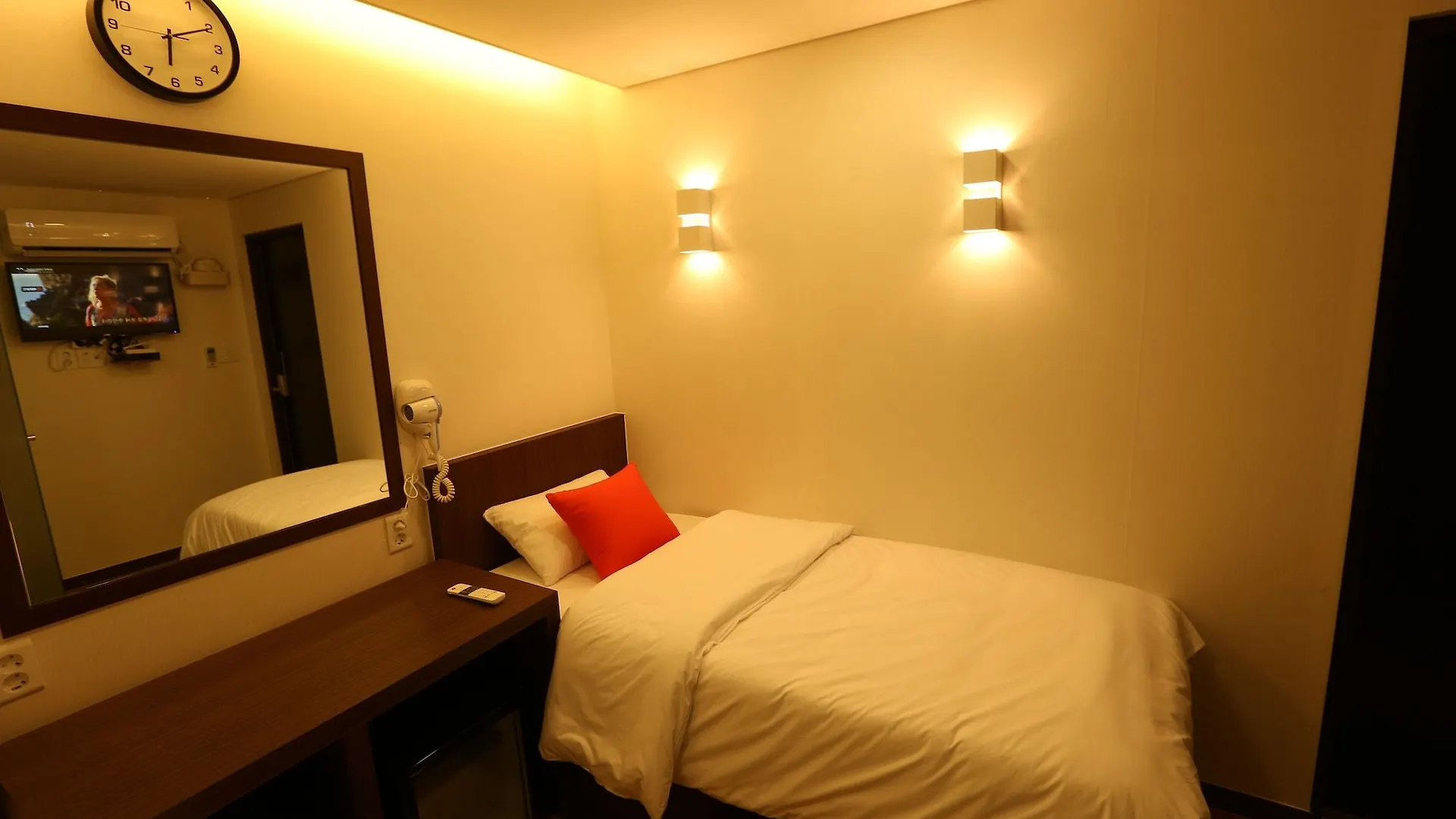 Philstay Dongdaemun Economic Seoul 2*,  South Korea